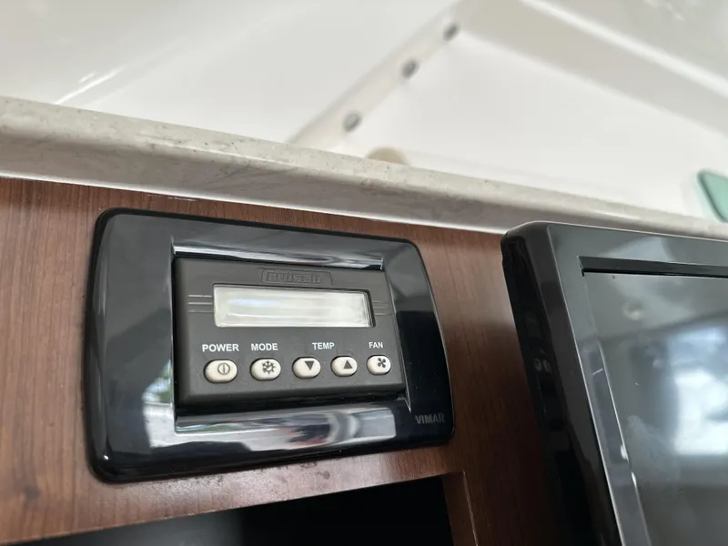 Slide: The Image of Everglades 435 Center Console 2017 - 60