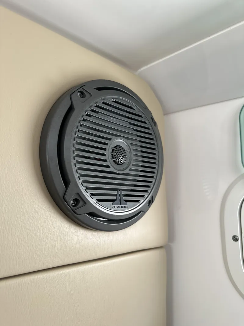 Slide: The Image of Everglades 435 Center Console 2017 - 61