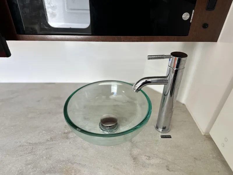 Slide: The Image of Everglades 435 Center Console 2017 - 62