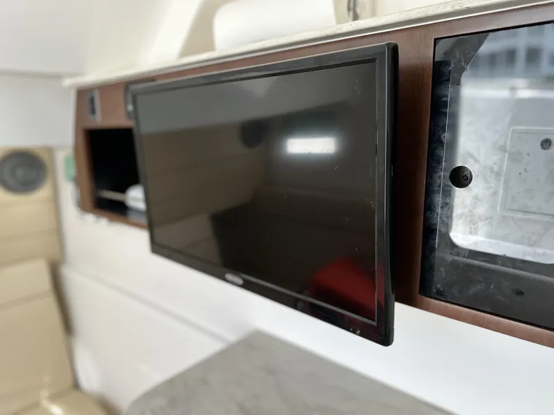 Slide: The Image of Everglades 435 Center Console 2017 - 63