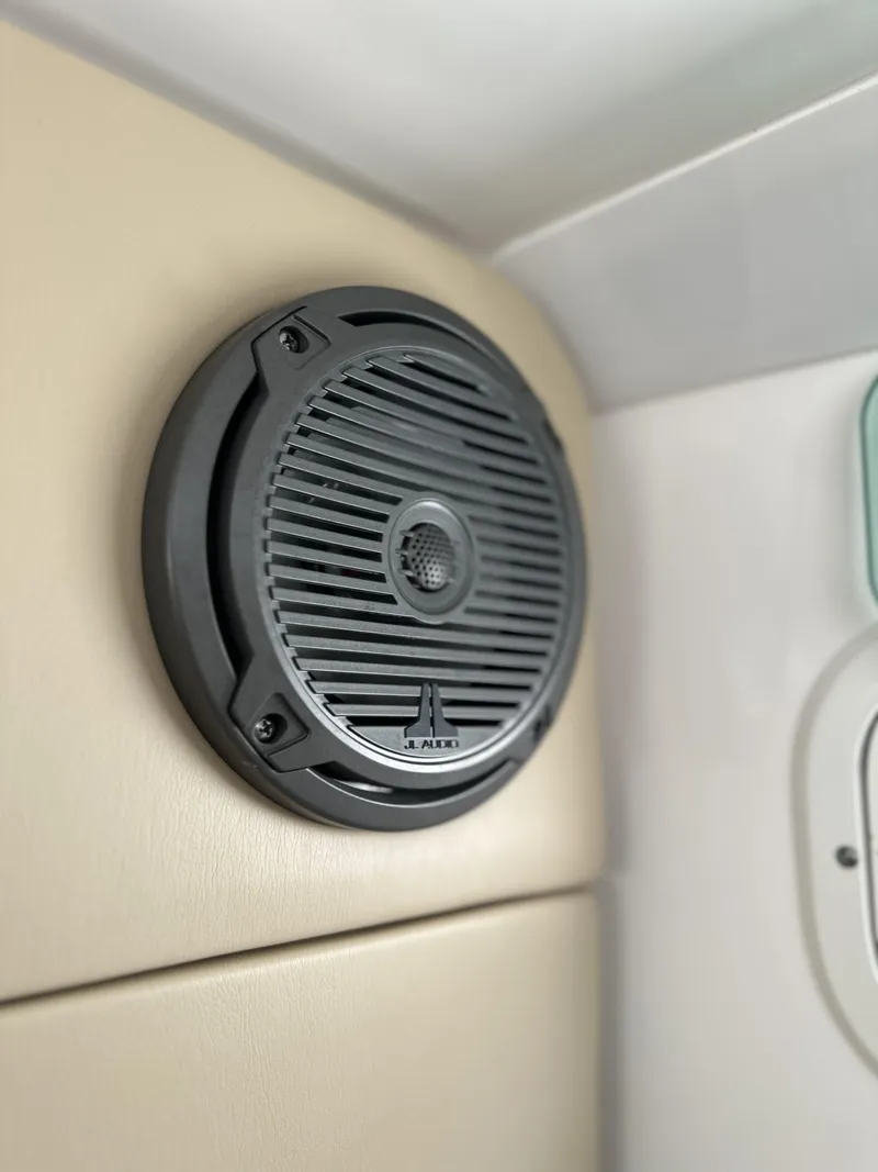 Slide: The Image of Everglades 435 Center Console 2017 - 64