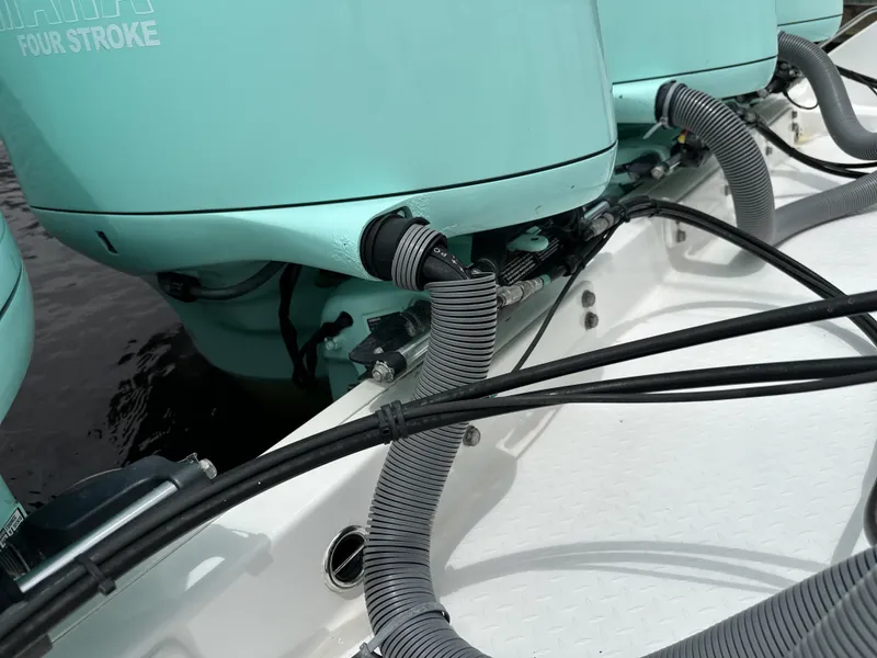 Slide: The Image of Everglades 435 Center Console 2017 - 70