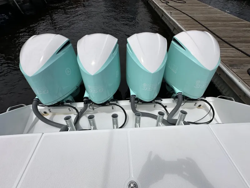 Slide: The Image of Everglades 435 Center Console 2017 - 72