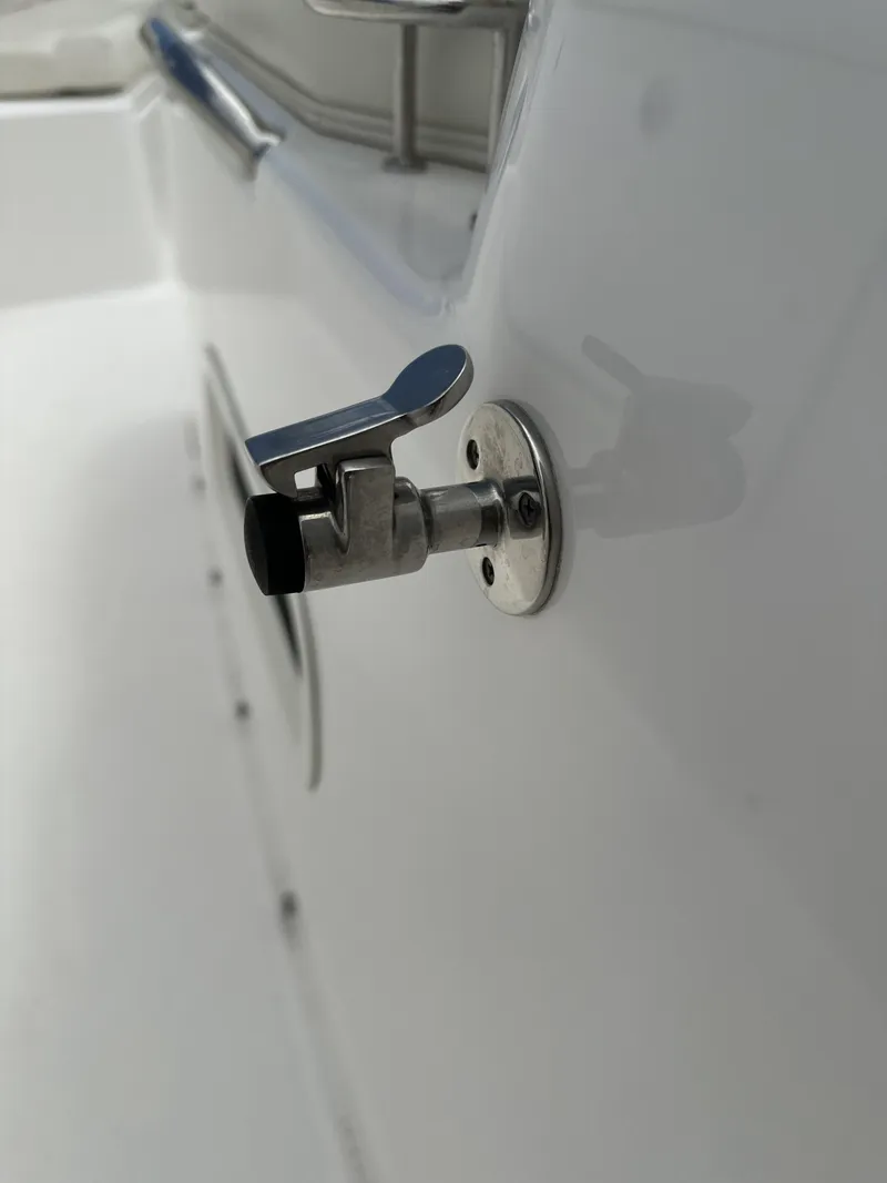 Slide: The Image of Everglades 435 Center Console 2017 - 80