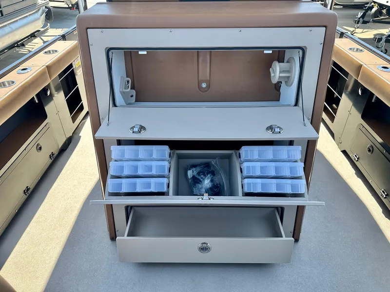 Slide: The Image of Avalon Geo Fish GLX 25 w/ 225HP Mercury! 2025 - 18