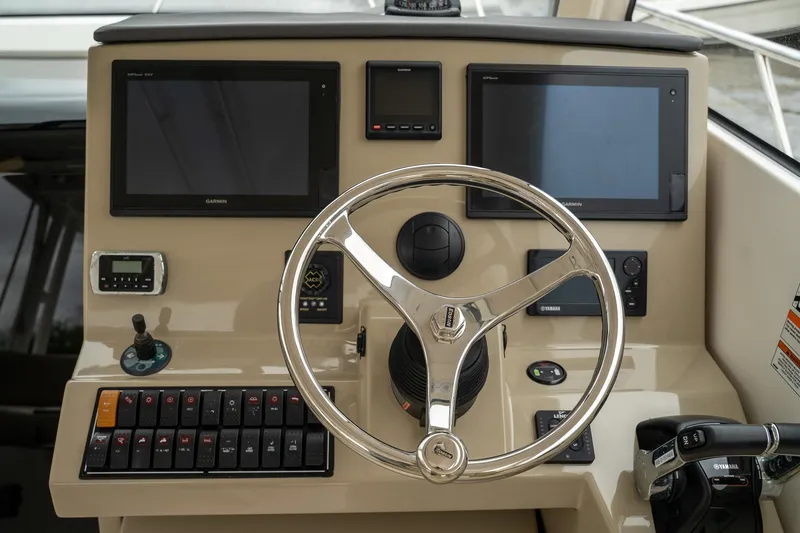 Slide: The Image of Pursuit OS 325 Offshore 2018 - 13