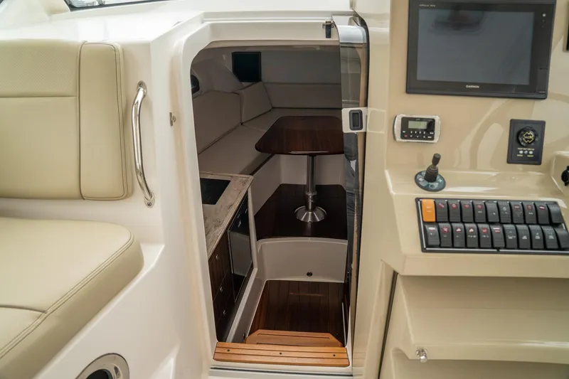 Slide: The Image of Pursuit OS 325 Offshore 2018 - 16