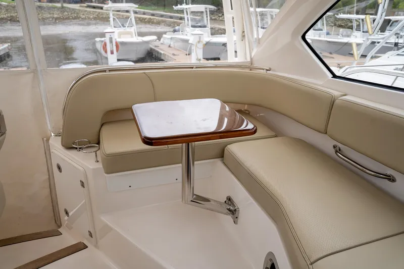 Slide: The Image of Pursuit OS 325 Offshore 2018 - 17