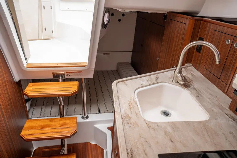 Slide: The Image of Pursuit OS 325 Offshore 2018 - 26