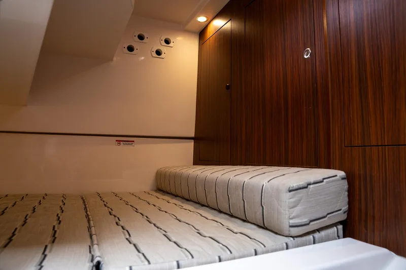 Slide: The Image of Pursuit OS 325 Offshore 2018 - 27