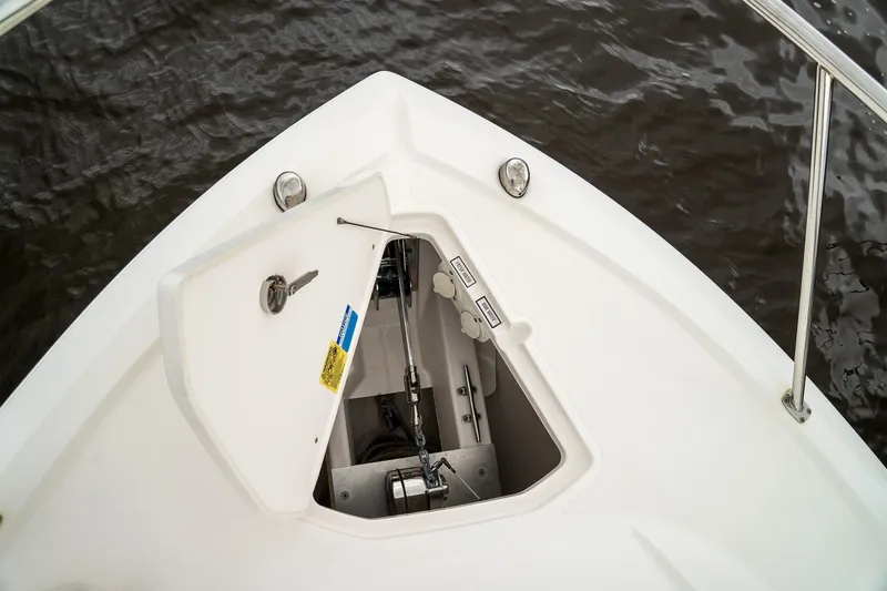 Slide: The Image of Pursuit OS 325 Offshore 2018 - 28