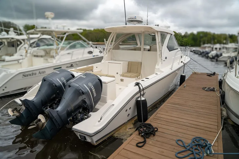 Slide: The Image of Pursuit OS 325 Offshore 2018 - 30