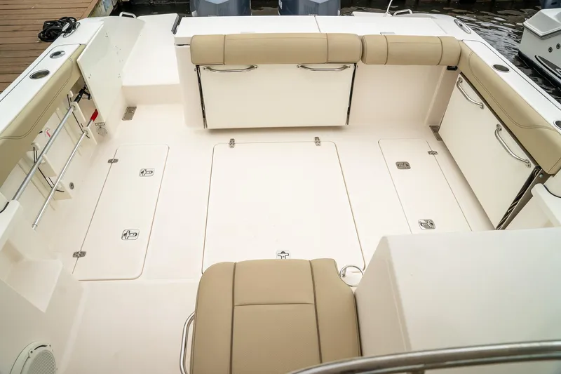 Slide: The Image of Pursuit OS 325 Offshore 2018 - 6