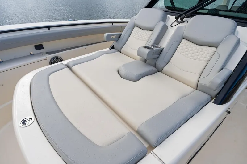 Slide: The Image of Scout 425 LXF 2023 - 54