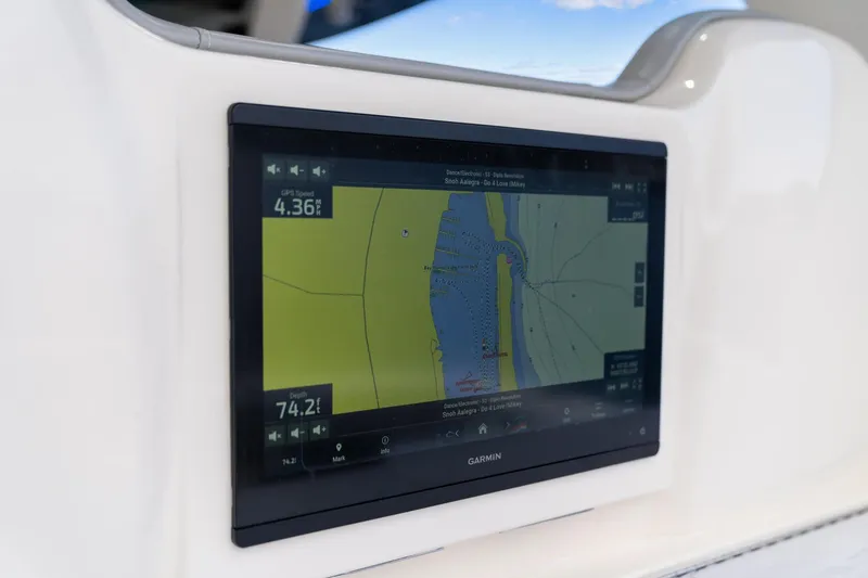 Slide: The Image of Scout 425 LXF 2023 - 56