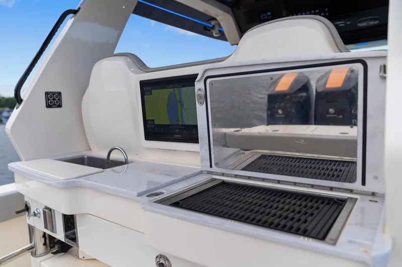 Slide: The Image of Scout 425 LXF 2023 - 57