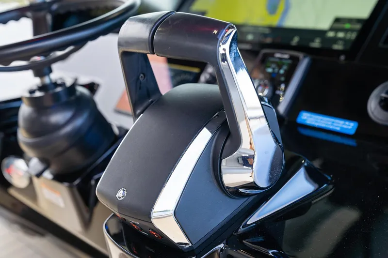 Slide: The Image of Scout 425 LXF 2023 - 69