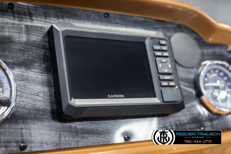 Slide: The Image of Garmin navigation system in 2025 Avalon LSZ EL boat dashboard. - 32