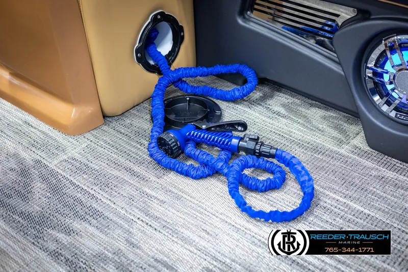 Slide: The Image of Blue coiled hose in Avalon LSZ EL 2025 boat interior. - 44