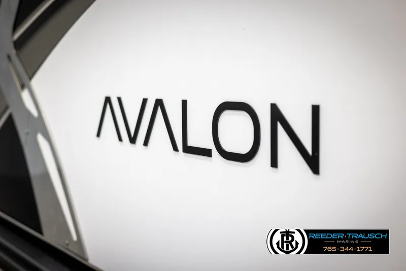 Slide: The Image of Avalon LSZ EL 2025 logo on a sleek white surface, Reeder-Trausch Marine branding. - 48