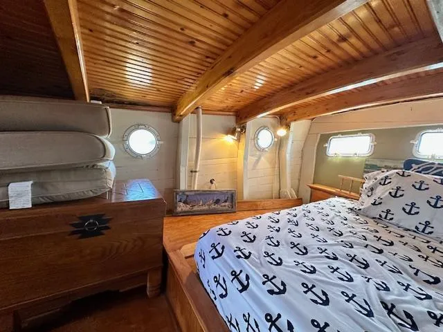 Slide: The Image of Diesel Duck 38 Trawler 2004 - 30