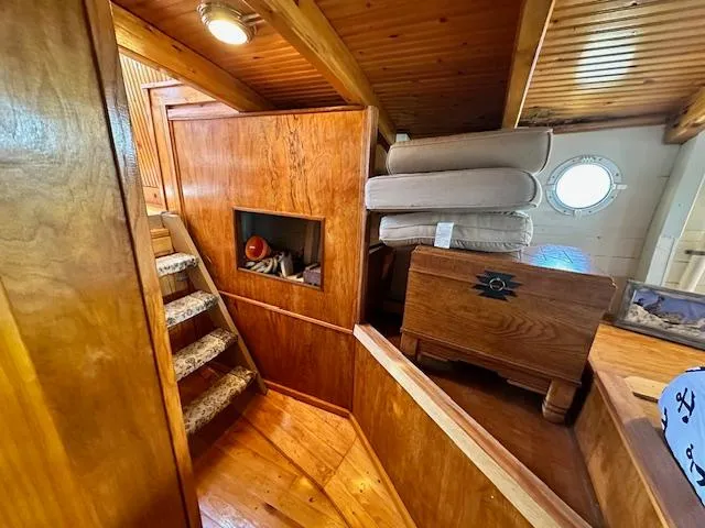 Slide: The Image of Diesel Duck 38 Trawler 2004 - 31