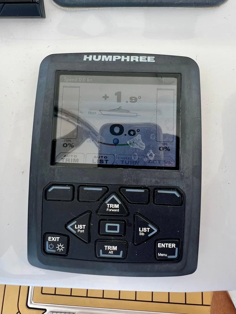 Slide: The Image of Humphree control panel on 2018 Intrepid 407 Cuddy boat. - 42