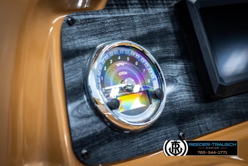 Slide: The Image of 2025 Avalon LSZ VRB dashboard with RPM gauge, featuring Reeder-Trausch Marine branding. - 32