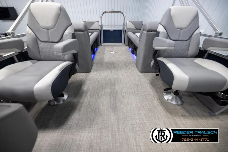 Slide: The Image of 2025 Avalon VEN QL interior with modern seating and sleek design. - 14