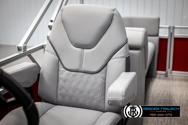 Slide: The Image of Avalon VLS QL 2025 boat seat with gray upholstery and modern design. - 32