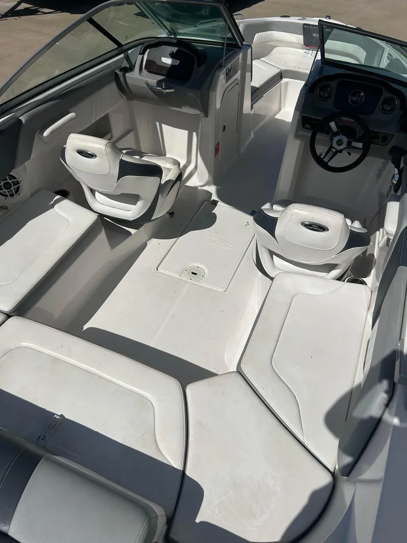 Slide: The Image of Chaparral 23 SSi 2021 - 8