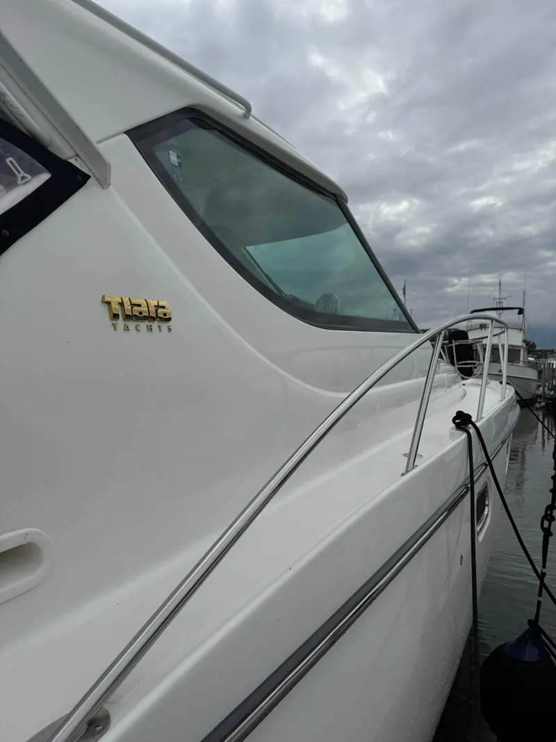 Slide: The Image of Tiara 4300 Sovran 2007 - 10