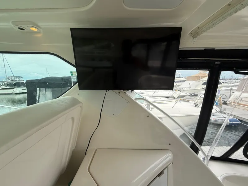 Slide: The Image of Tiara 4300 Sovran 2007 - 24