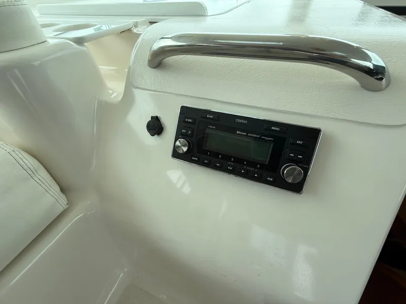 Slide: The Image of Tiara 4300 Sovran 2007 - 26