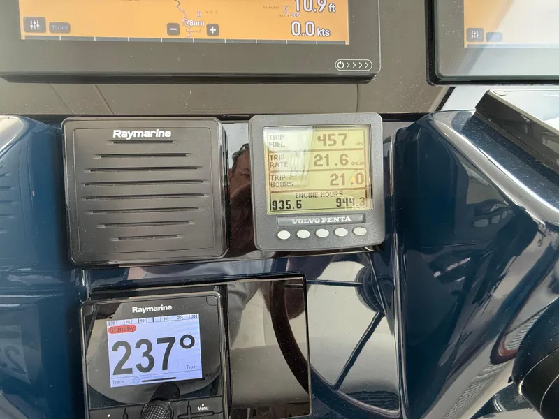 Slide: The Image of Tiara 4300 Sovran 2007 - 29