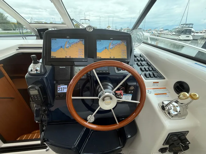 Slide: The Image of Tiara 4300 Sovran 2007 - 30