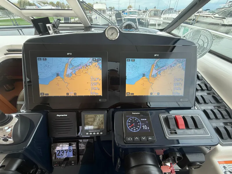 Slide: The Image of Tiara 4300 Sovran 2007 - 31