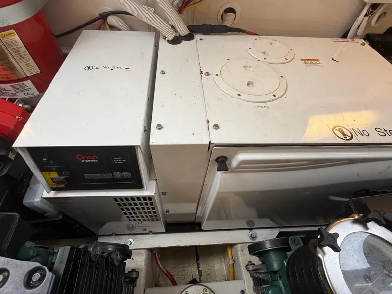 Slide: The Image of Tiara 4300 Sovran 2007 - 61