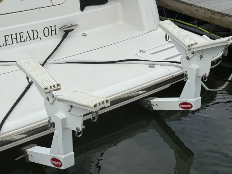 Slide: The Image of Tiara 4300 Sovran 2007 - 8