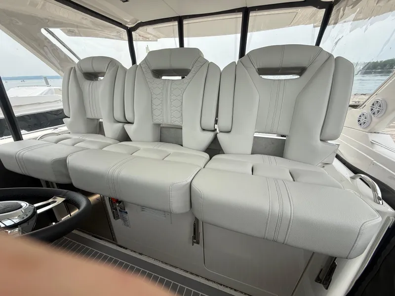 Slide: The Image of Helm seat bolsters down - 30