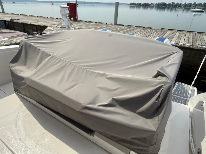 Slide: The Image of Transformational manual rotating U-lounge w/cover - 6