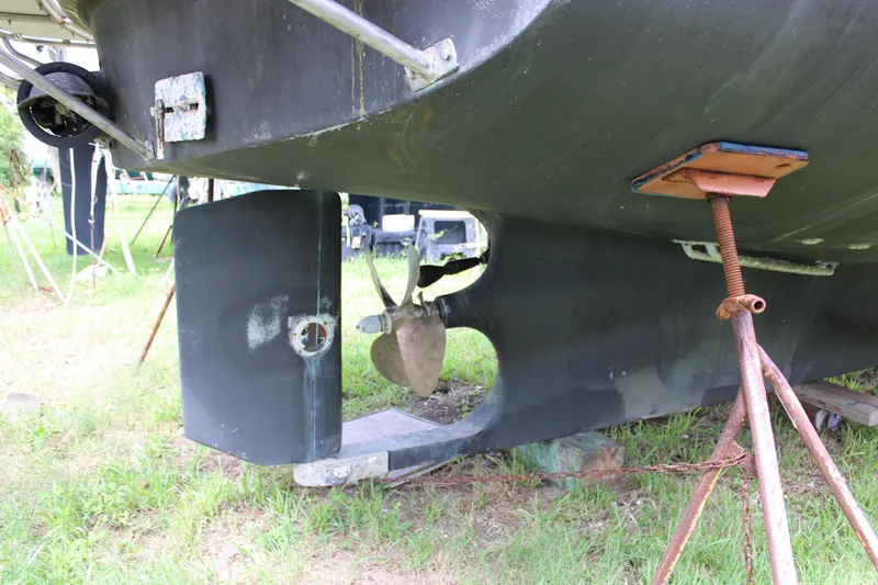 Slide: The Image of Nordhavn 40 (2001) boat hull and propeller on stands, side view. - 4