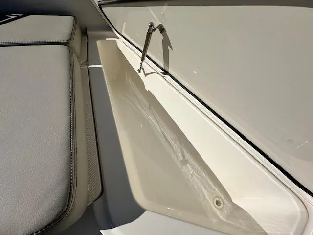 Slide: The Image of Pursuit S 248 Sport 2025 - 34