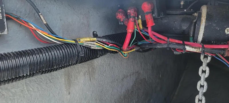 Slide: The Image of Wiring and cables inside a 2000 Sea Ray 380 Sundancer boat. - 39