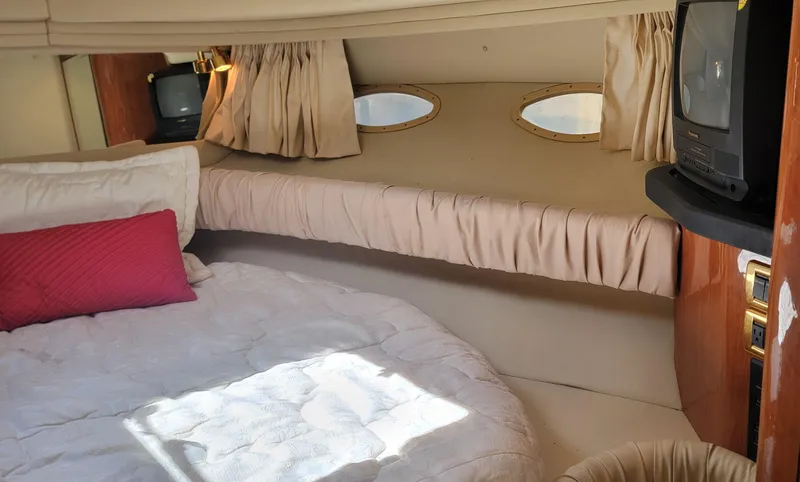 Slide: The Image of Sea Ray 380 Sundancer 2000 - 63