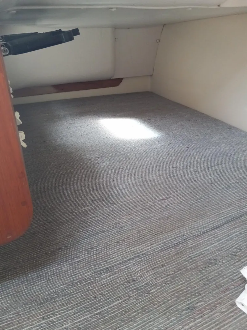 Slide: The Image of Interior cabin space of 1995 Albin 28 Tournament Express boat. - 7