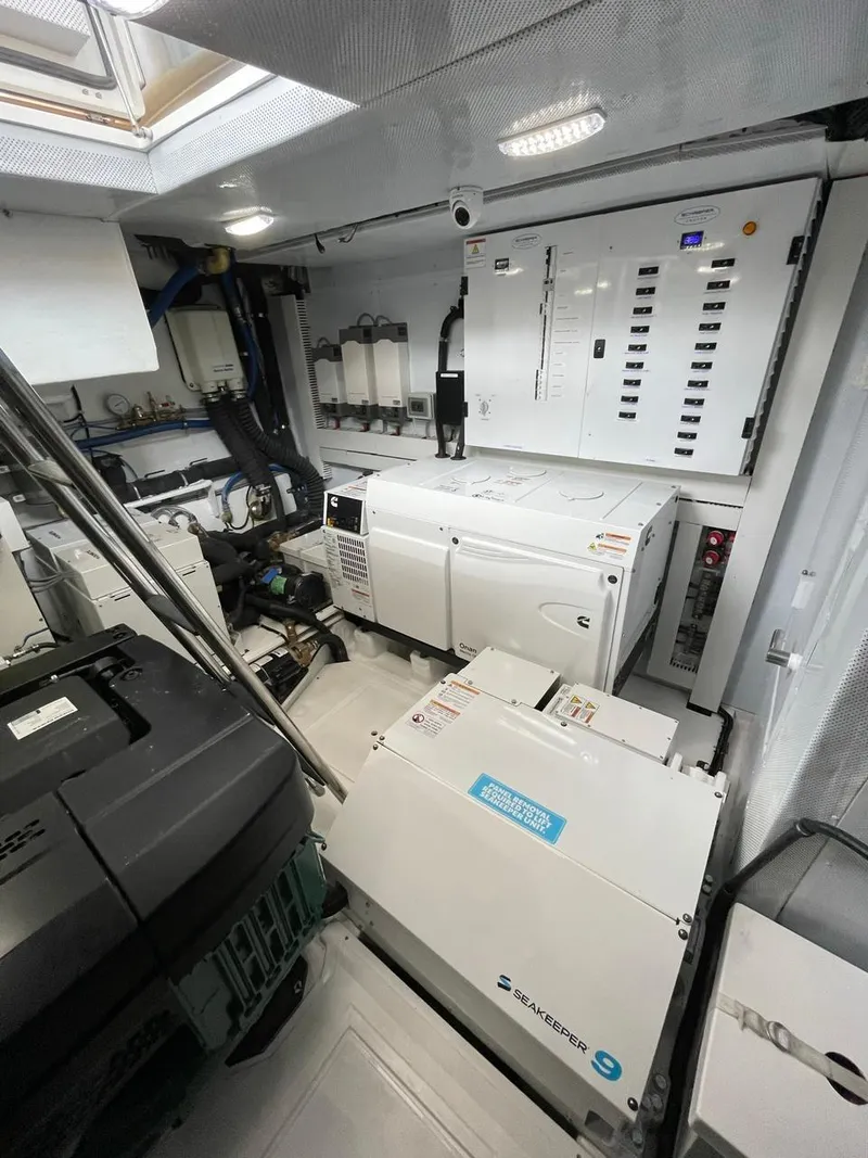 Slide: The Image of Schaefer 660 2023 - 15