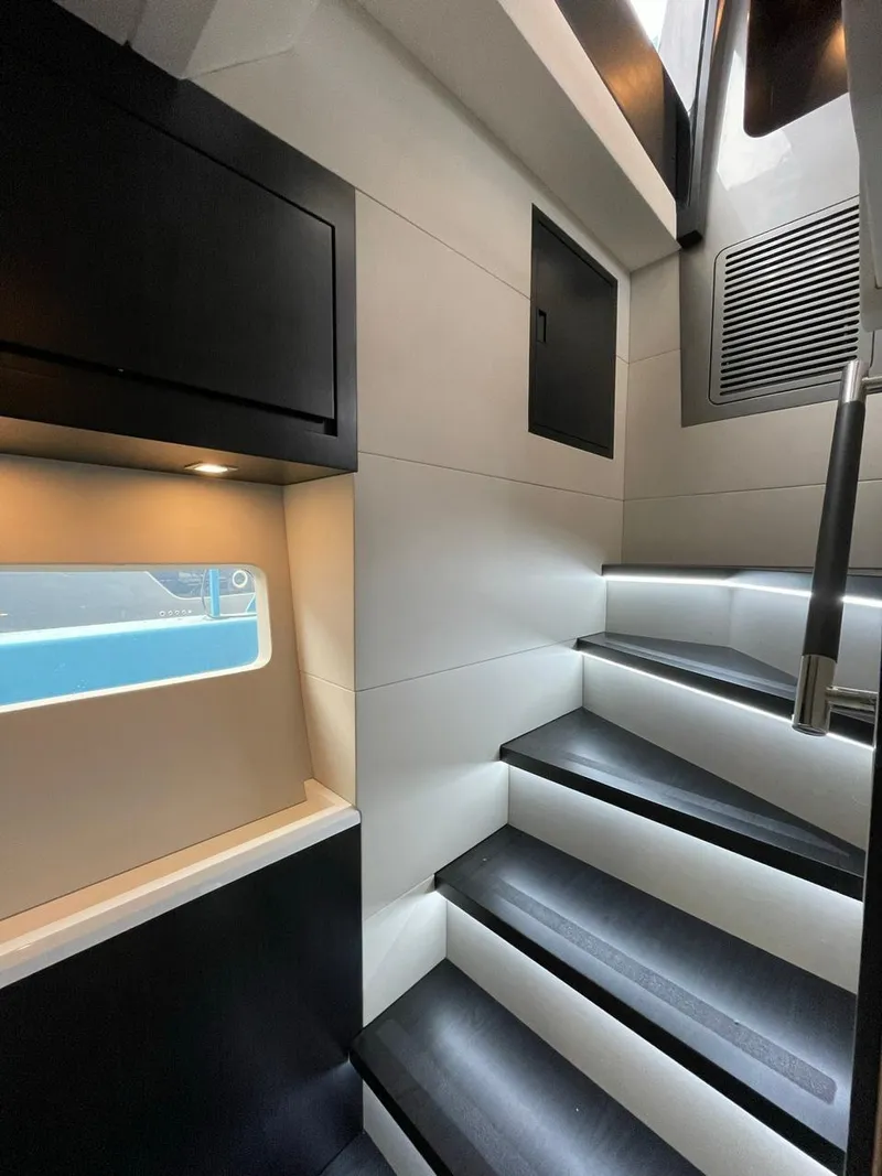 Slide: The Image of Schaefer 660 2023 - 60