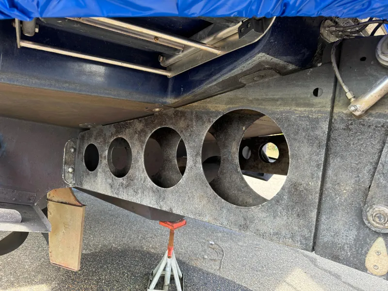 Slide: The Image of Sea Ray 500 Sedan Bridge 2005 - 100