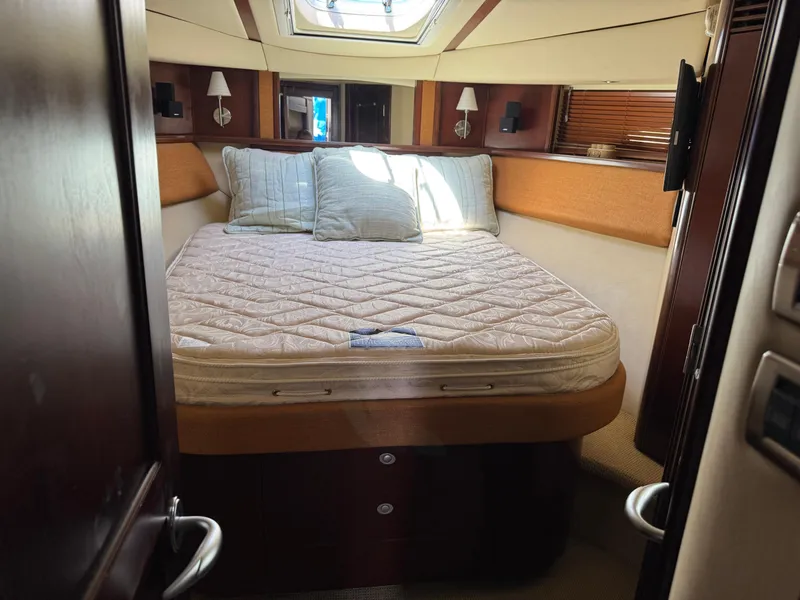 Slide: The Image of Sea Ray 500 Sedan Bridge 2005 - 51